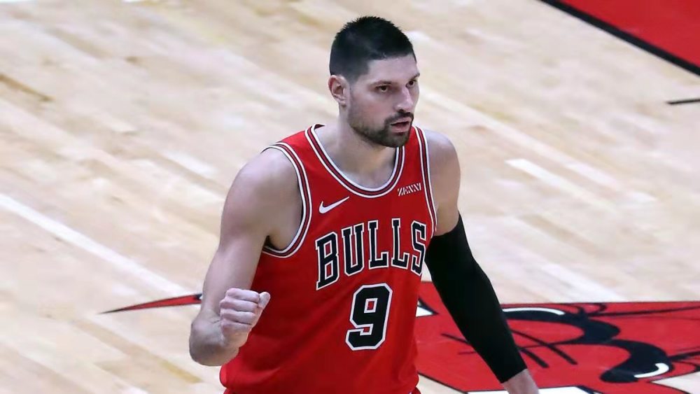  福克斯助攻上双国王大胜公牛，德罗赞空砍三十分显孤独