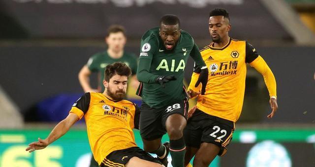  多特蒙德跨赛季不败遭终结，暴露防守端隐患问题  